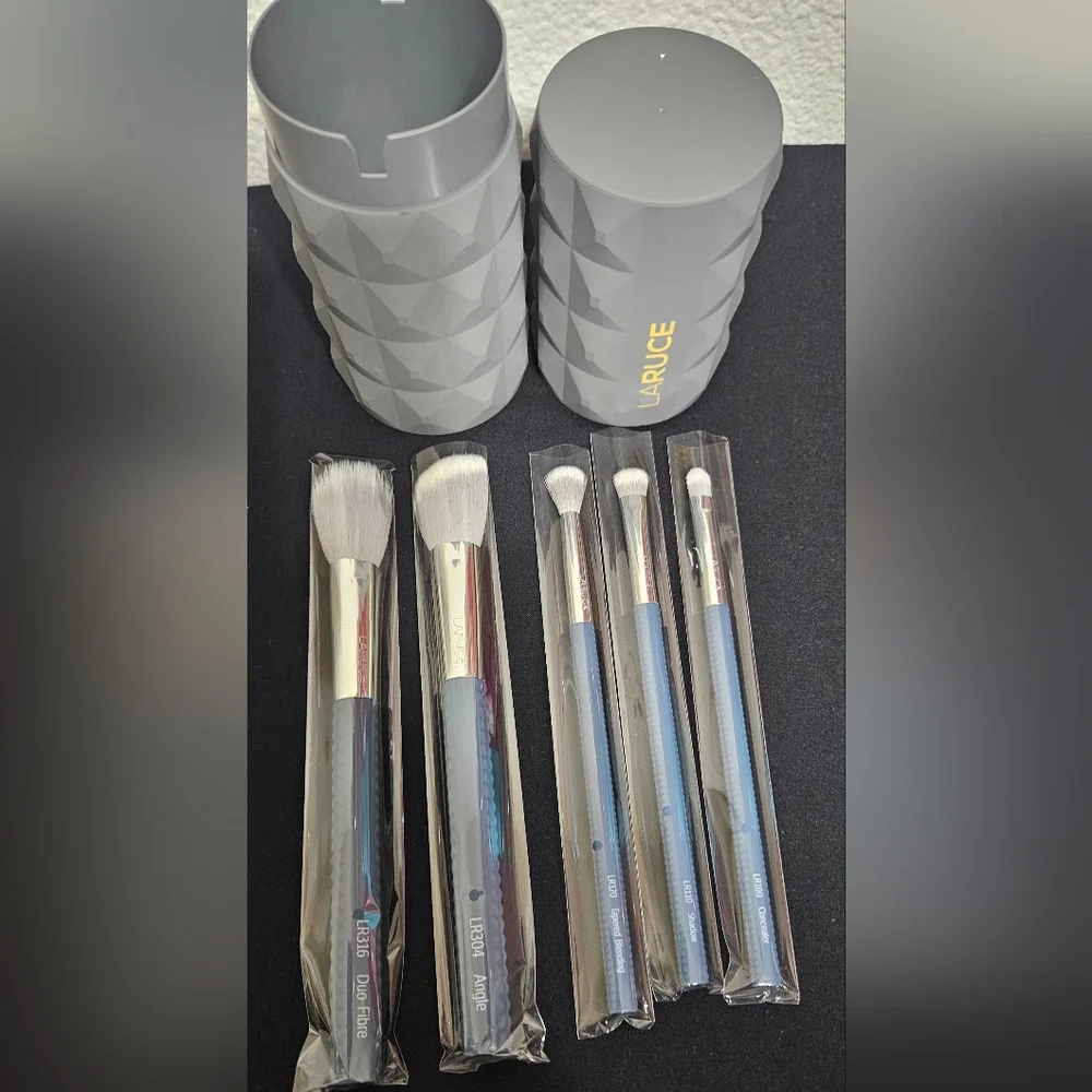 LaRuce Makeup Brush Set with Holder